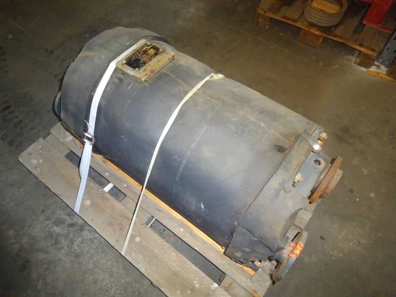  Shell and Tube Heat Exchanger 2.5 m² (26.9 ft²) Graphite For Sale - IPP# 208282