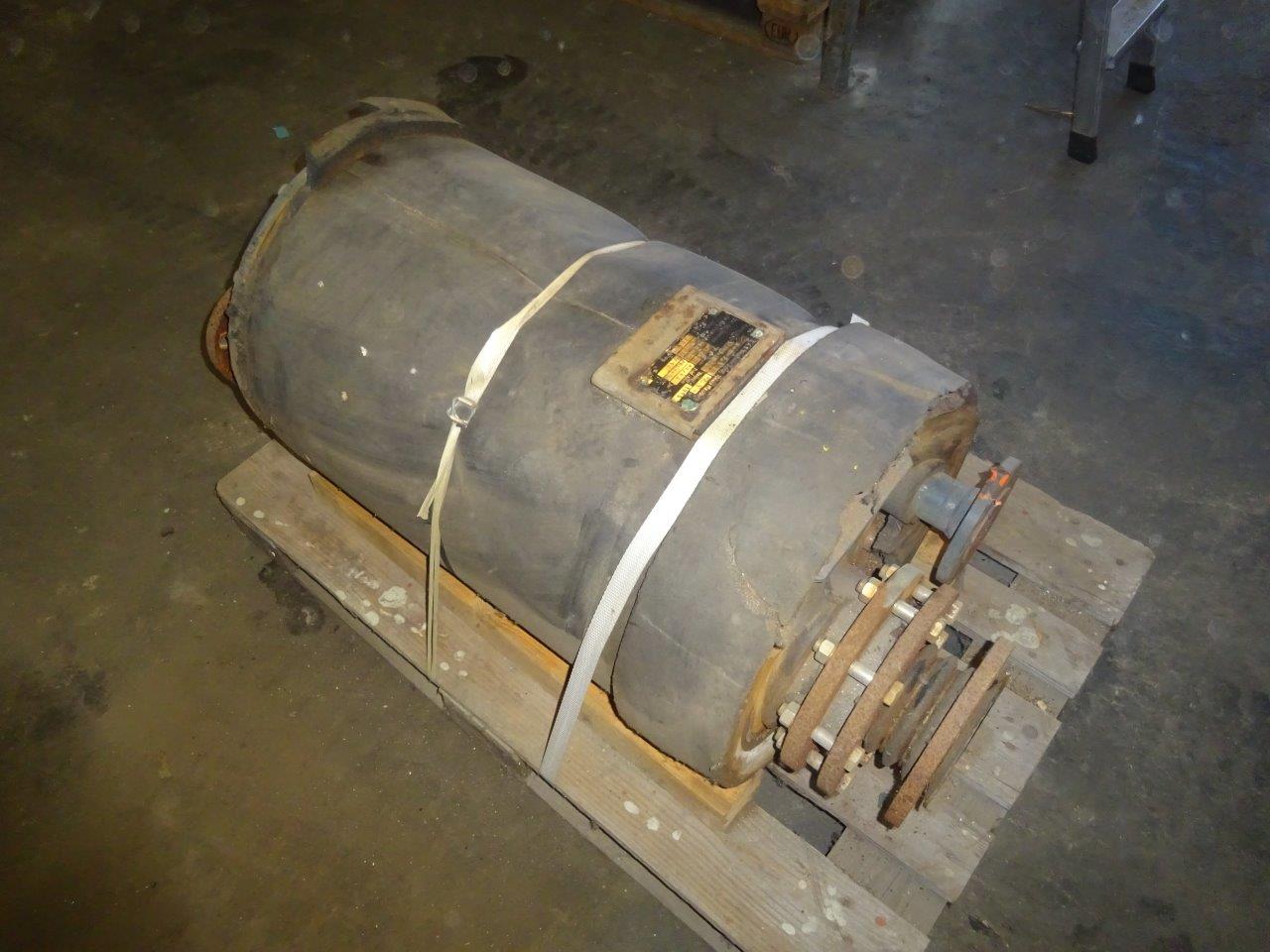  Shell and Tube Heat Exchanger 2.5 m² (26.9 ft²) Graphite For Sale - IPP# 208282