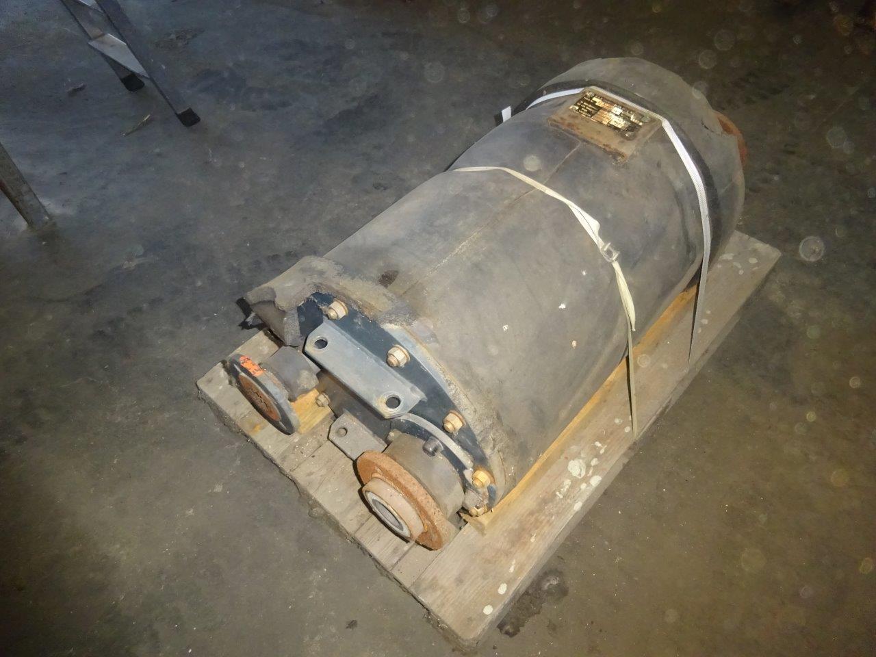  Shell and Tube Heat Exchanger 2.5 m² (26.9 ft²) Graphite For Sale - IPP# 208282