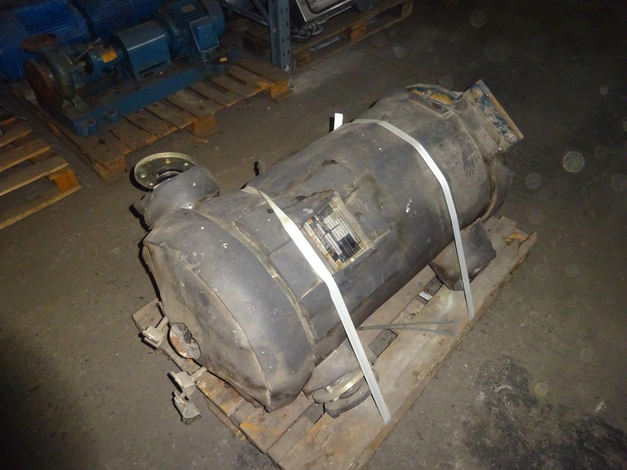  Shell and Tube Heat Exchanger 3 m² (32.3 ft²) Graphite For Sale - IPP# 208225