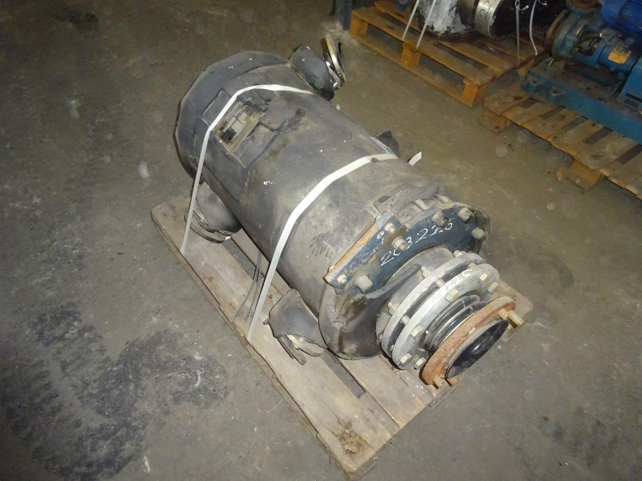  Shell and Tube Heat Exchanger 3 m² (32.3 ft²) Graphite For Sale - IPP# 208225