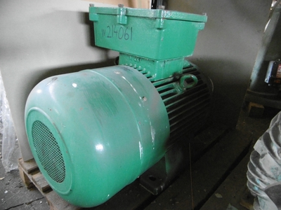 Titanium Klaus Union Bochum NOS T 100-32-2 Centrifugal Pump - IPP# 214061