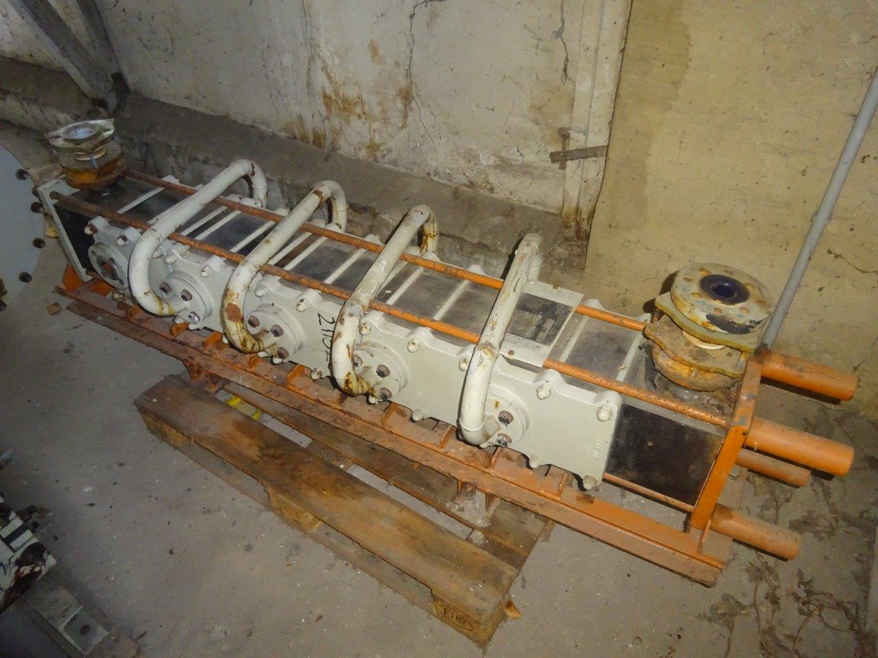  Shell and Tube Heat Exchanger 2.5 m² (26.9 ft²) Graphite For Sale - IPP# 211520