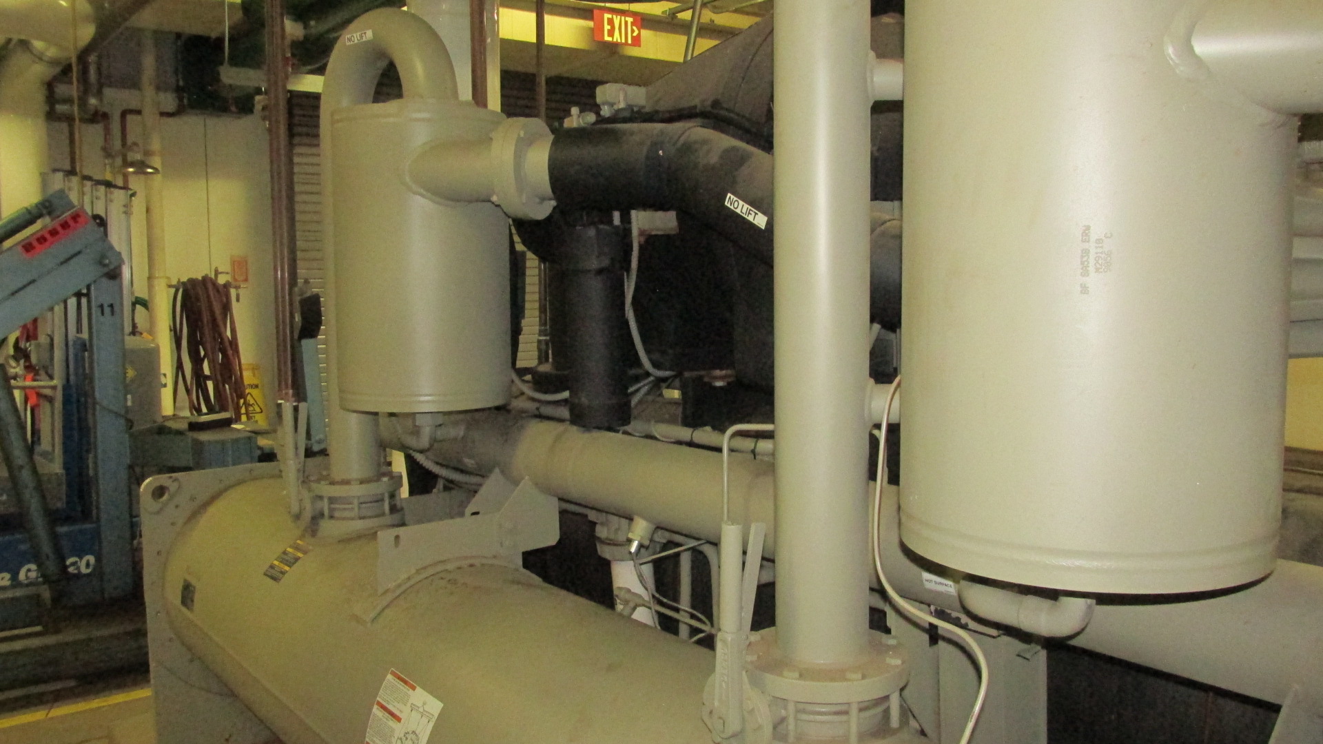  Carbon Steel Compressor Chiller 604,790 kcal/h (200 Ref. Ton) For Sale - IPP# 233260