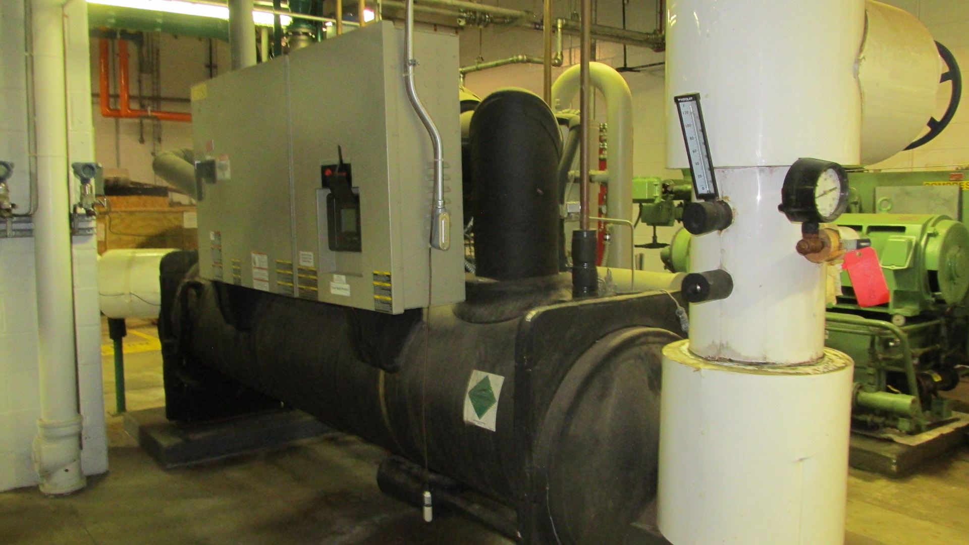  Carbon Steel Compressor Chiller 604,790 kcal/h (200 Ref. Ton) For Sale - IPP# 233261