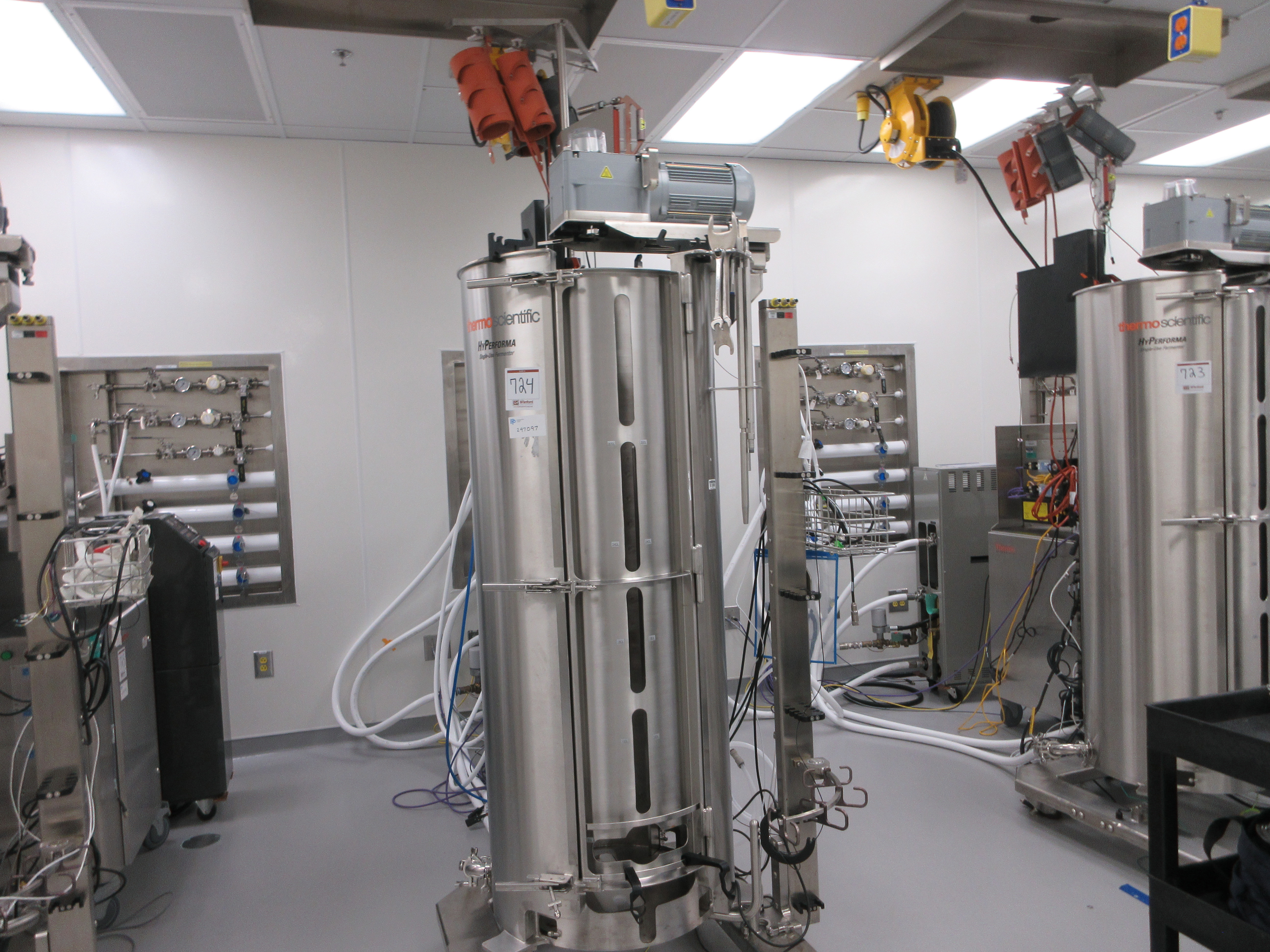 Stainless Steel 304 ThermoFisher HyPerforma SUF0300.4075 Fermenter - IPP# 247097