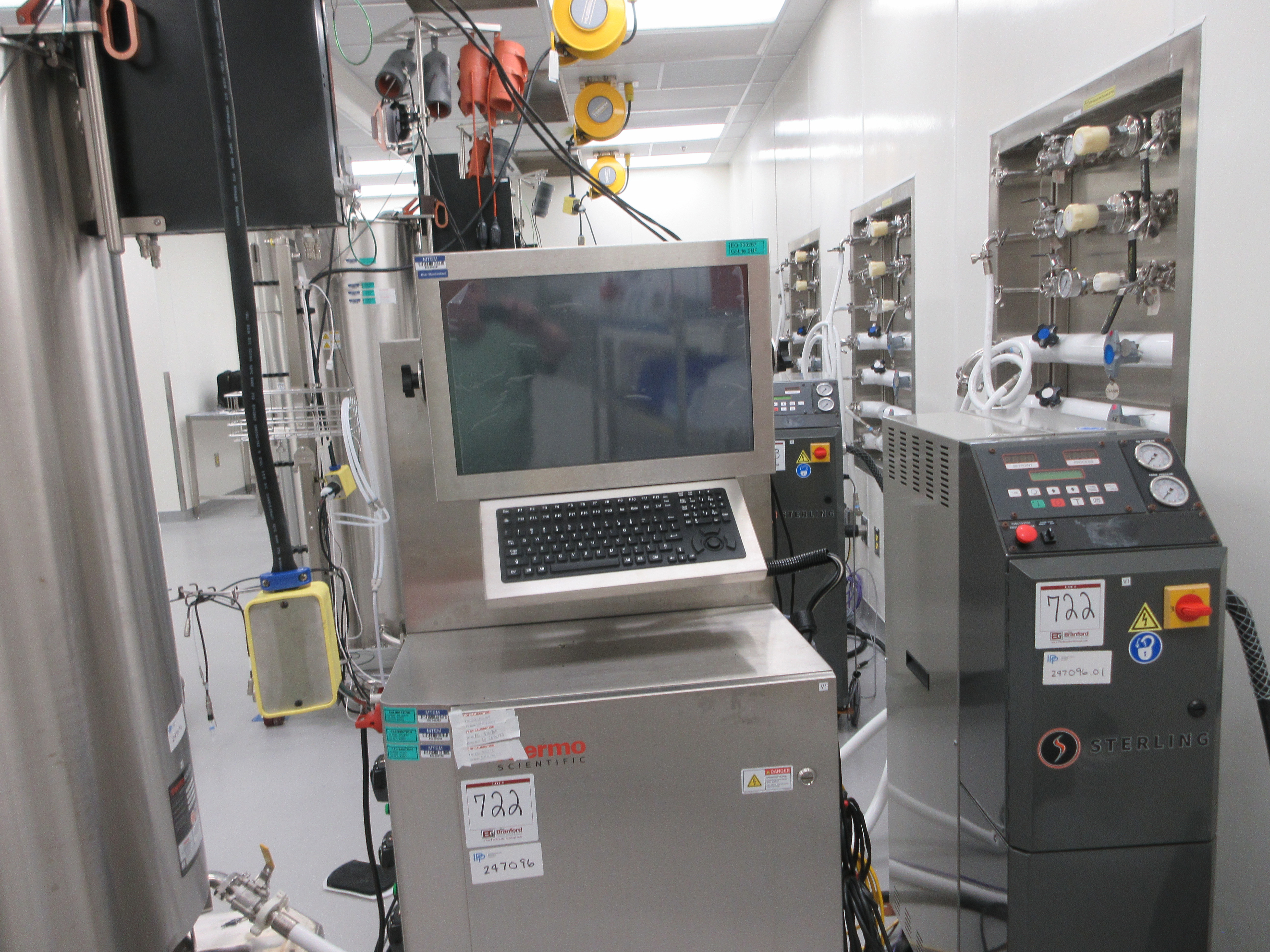 Stainless Steel 304 ThermoFisher HyPerforma SUF0300.4075 Fermenter - IPP# 247096