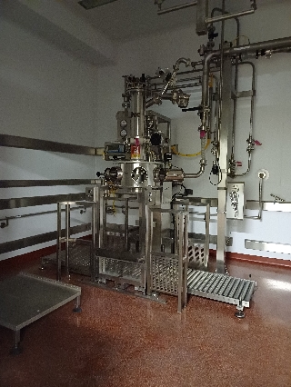 316L stainless steel solids drum discharge/isolation unit - Pharma