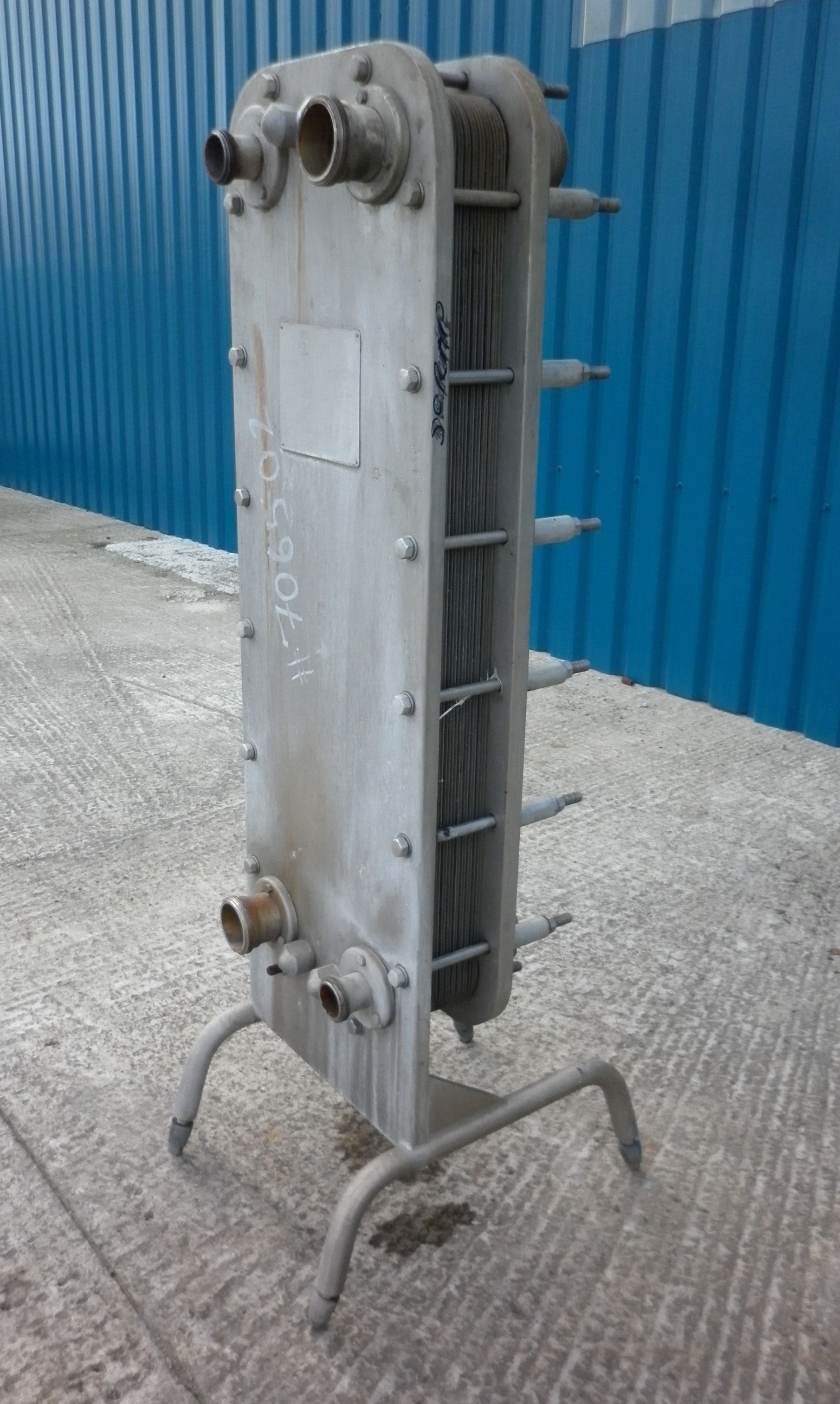  Plate and Frame Heat Exchanger 7 m² (75.3 ft²) Stainless Steel 304 For Sale - IPP# 706502