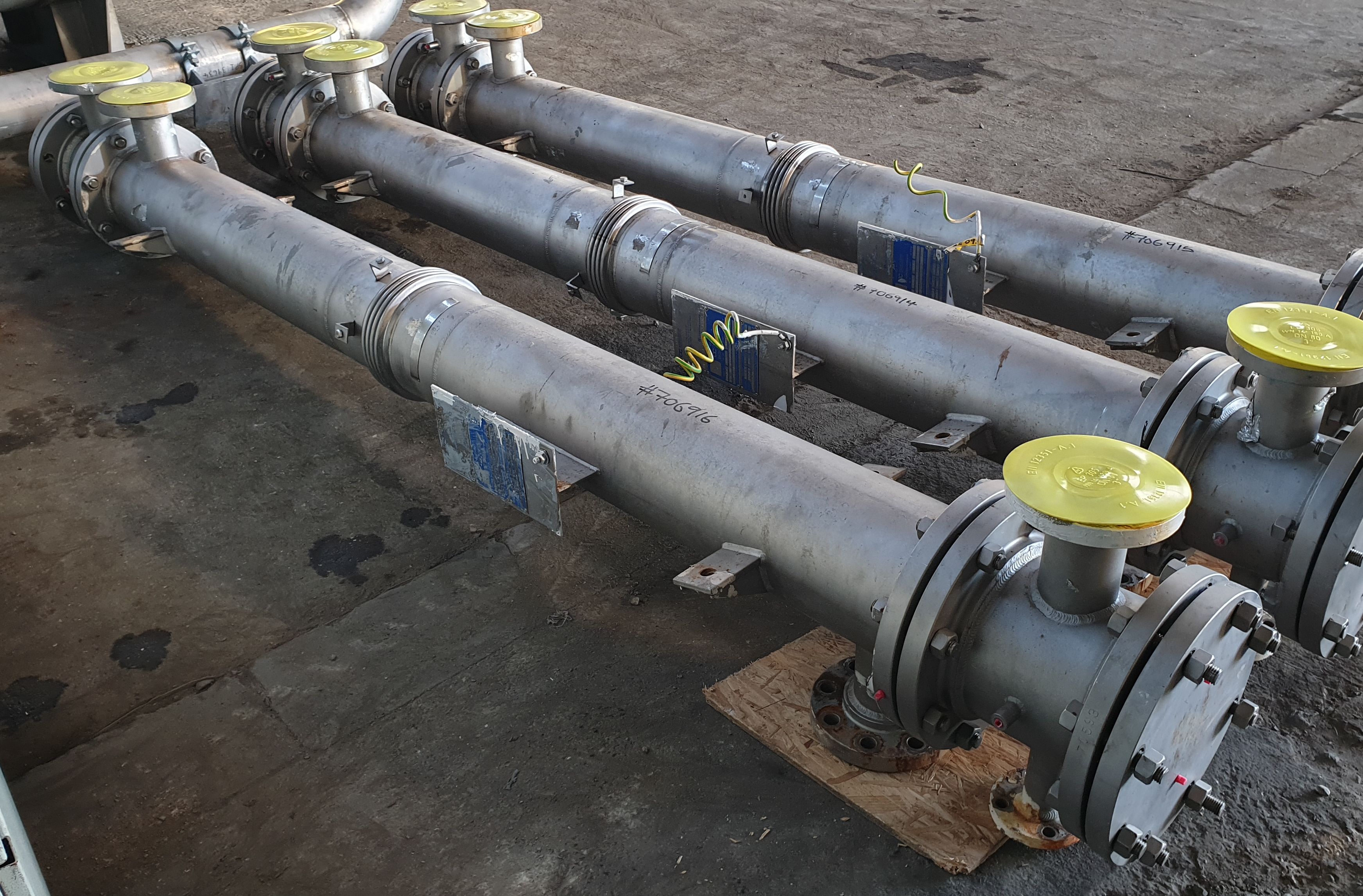 Stainless Steel 304 Cosmos Metalurgical (Camarillo CA) AEL-8-1-96 Shell and Tube Heat Exchanger - IPP# 706916