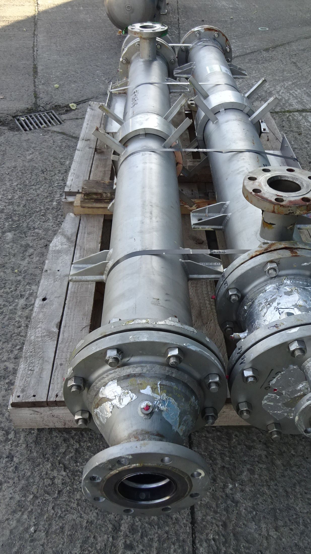Tantalum Cosmos Metalurgical (Camarillo CA) Shell and Tube Heat Exchanger - IPP# 706918